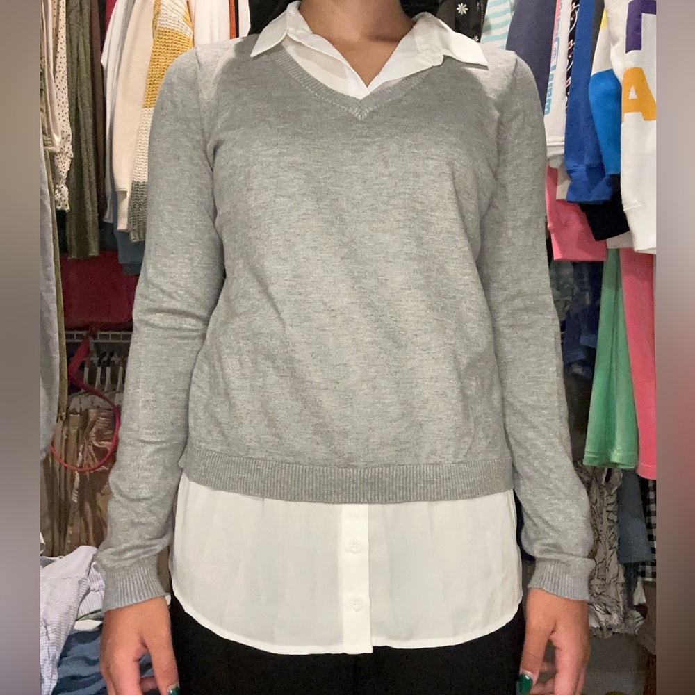 Adrianna Papell Grey and White Collared V-Neck Sweater